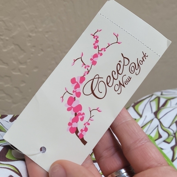 Stylish White and Green Patterned Dress NWT $129 - Picture 4 of 7